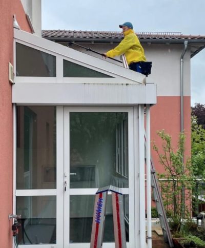 fensterreinigung-einen-wintergarten-mit-reinwasser-fuer-privathaushalte