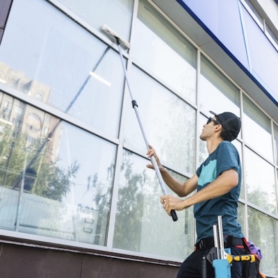 glasklar-fensterreinigung-nuernberg-reinigung-mit-teleskopischestange-2026